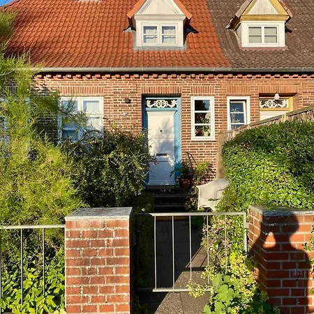 Apartment Mit Gartenblick